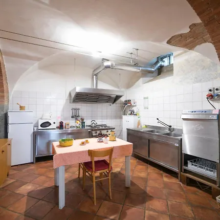 Villa Le Rondini By Interhome